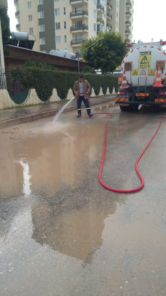 Mezitli Belediyesi, Merkezde Sel, Kırsalda Karla Mücadele Etti