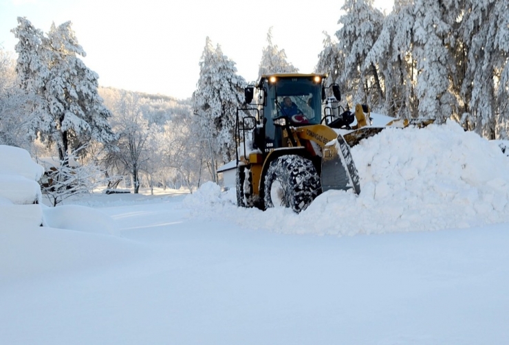 Bursa’da Karla Mücadele Sürüyor