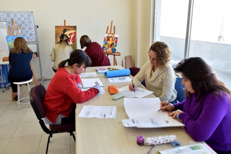 Resim Yapmayı Tepebaşı’nda Öğreniyorlar