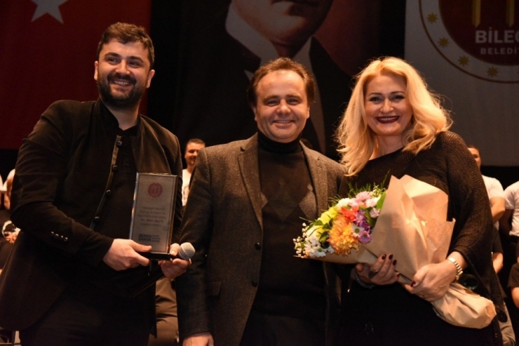 Sanatçı Onur Şan Bileciklilerle Buluştu