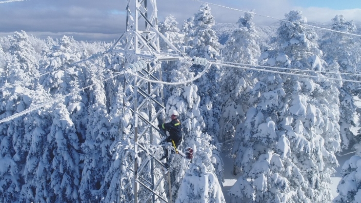 Uludağ’da Zorlu Mesai