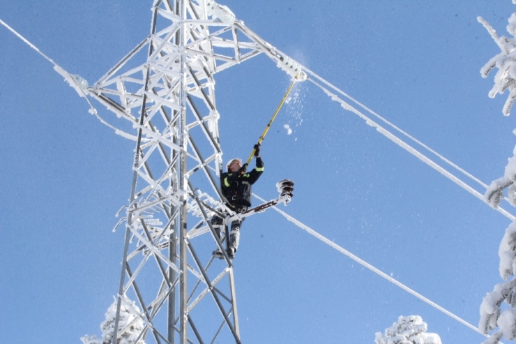 Uludağ’da Zorlu Mesai