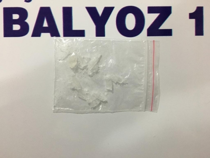 Silahlar Ve Uyuşturucu Ele Geçirildi