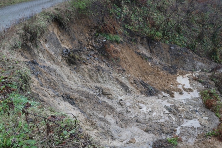 3 Evin Boşaltıldığı Heyelanın Ardından Hasar Tespit Çalışmaları Başlatıldı