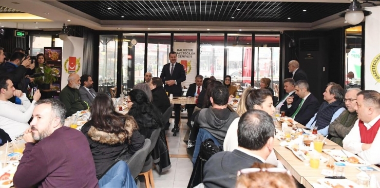 Başkan Yılmaz: "İşin Aslını Çalışan Gazetecilerden Öğrenin"