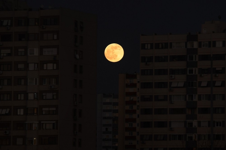 Yılın İlk Ay Tutulmasından Önce, Dolunayın Parlaklığı Dikkat Çekti