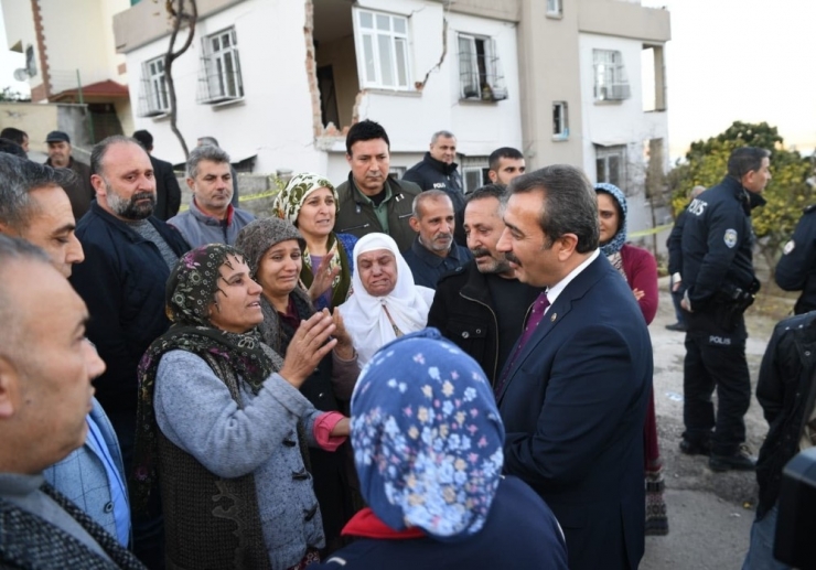 Evleri Çöken Aileye Başkan Çetin Sahip Çıktı