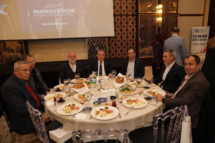 Başkan Böcek, Gazetecileri Ağırladı