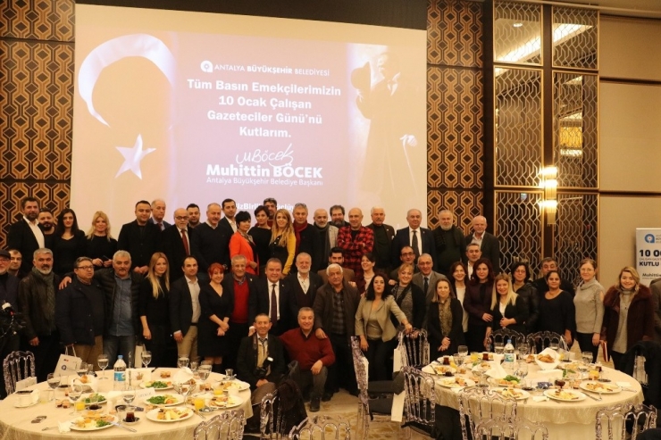 Başkan Böcek, Gazetecileri Ağırladı