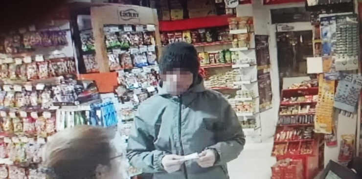 Şans Oyunu İçin Geldiği Marketten Bir Koli İçecek Çalıp Kaçtı