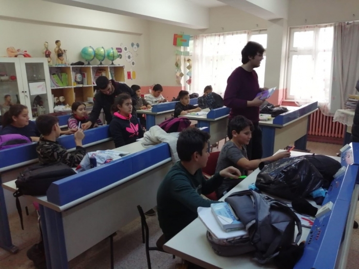 Öğretmen Adaylarından Örnek Proje