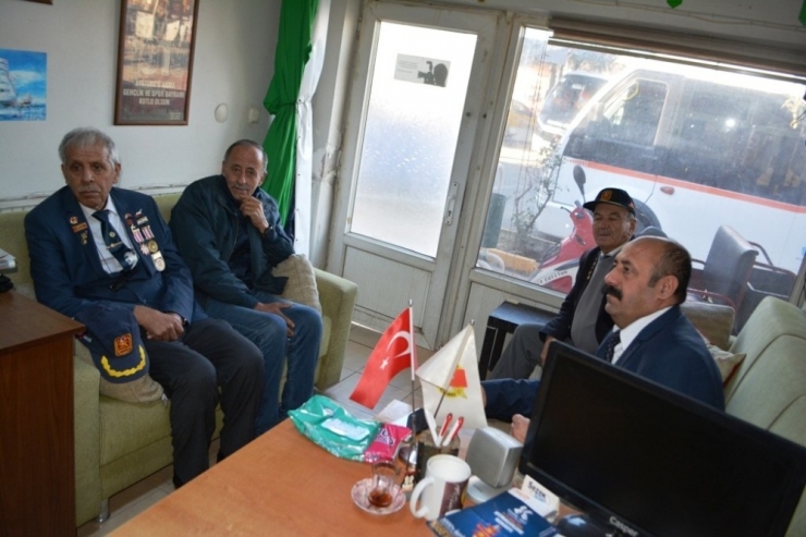 Ayvalıklı Gaziler, Gazetecileri Unutmadı