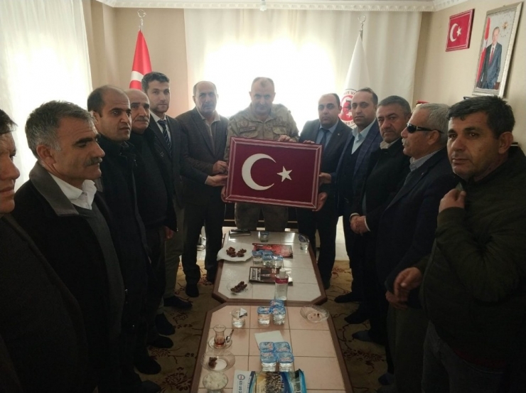 Batman İl Jandarma Komutanı Çakmak, Şehit Yakınlarını Ziyaret Etti