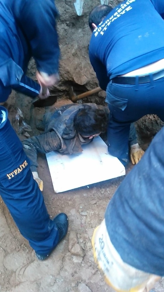 Denizli’de Dengesini Kaybeden İşçi Toprağın Altında Kaldı