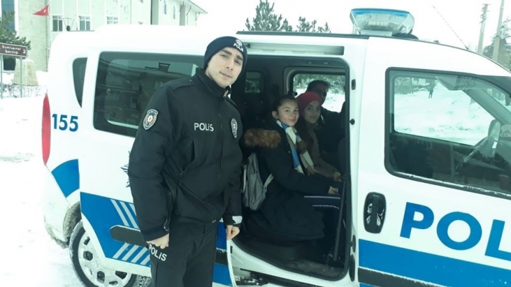 Polis Ekipleri Yürekleri Isıttı