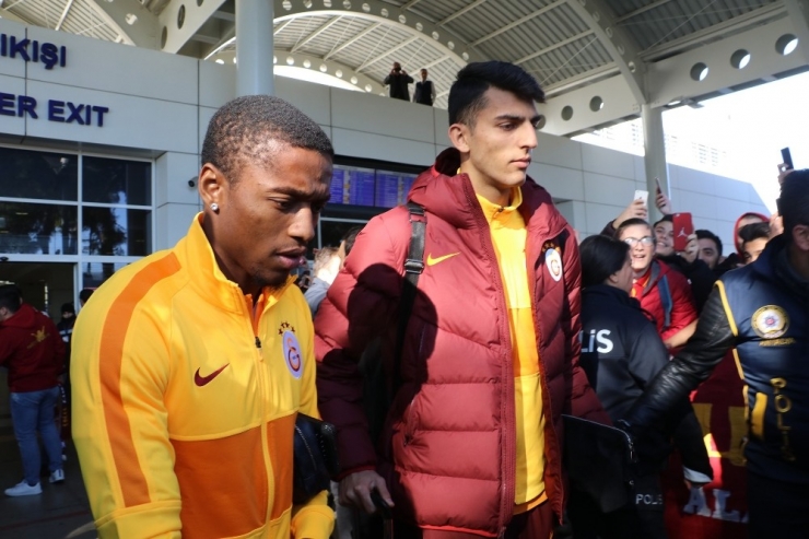 Galatasaray Kafilesi İkinci Yarı Hazırlıkları İçin Antalya’ya Geldi