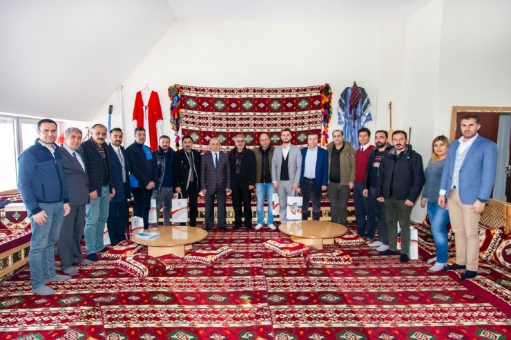 Rektör Pakiş, Gazetecilerle Bir Araya Geldi