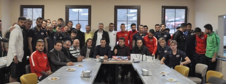 Başkan Hekimoğlu’na Sürpriz Doğum Günü