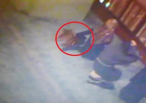 Camide Unutulan Cep Telefonunu Böyle Çaldı