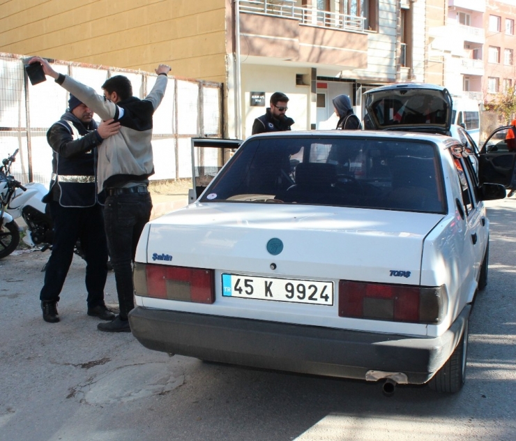 Manisa’da Okul Çevrelerinde Uyuşturucu Araması