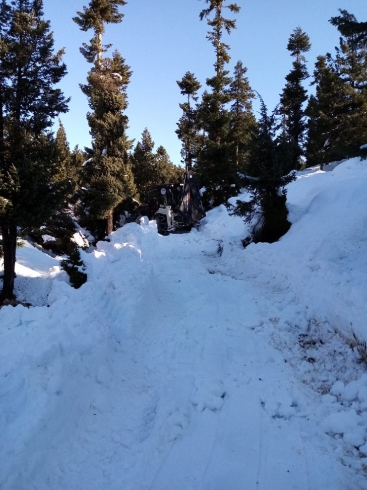 Mersin’de Heyelandan Kapanan Yollar Açıldı