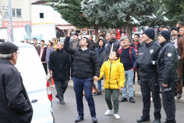 Film İzler Gibi İntihar Girişimini İzlediler