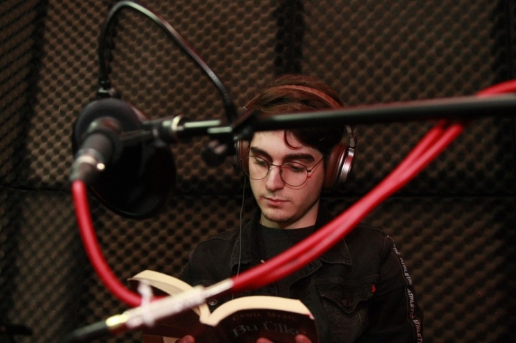 Öğrenciler Okulda Sesli Kütüphane Açtı