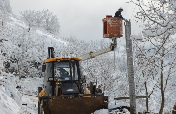 Sedaş Ekiplerinden 1 Buçuk Metre Karda Drone İle Arıza Tespiti