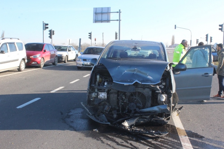 Tekirdağ’da Kırmızı Işık İhlali Kazası: 1 Ölü