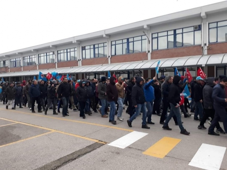 Otomotiv Sektöründe Üretim Durdu...işçiler Yüzde 8’lik Zammı Beğenmediler, İş Bıraktılar