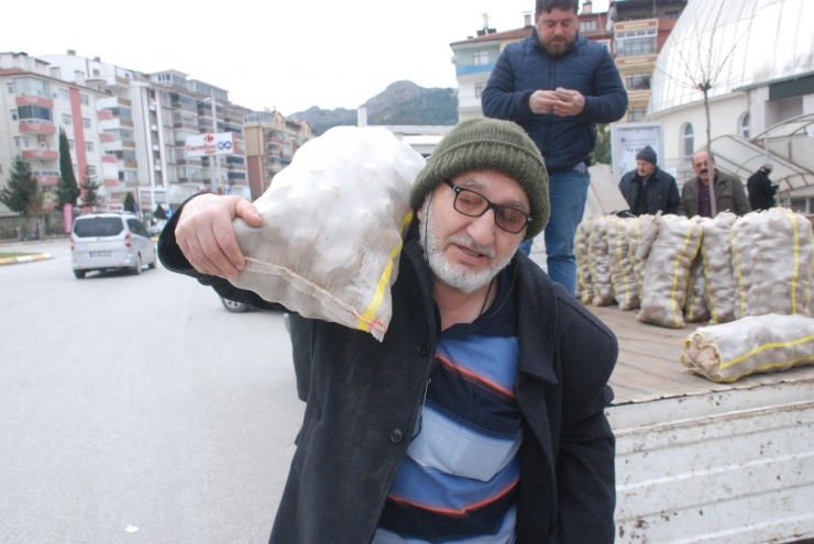 Kilosu 7 Liradan 70 Kuruşa Düştü