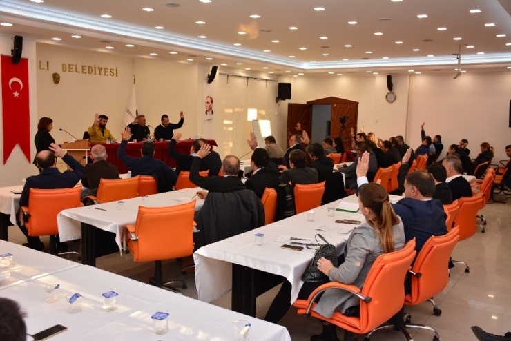 Torbalı Belediye Başkanı İsmail Uygur’dan Makam Aracı Açıklaması