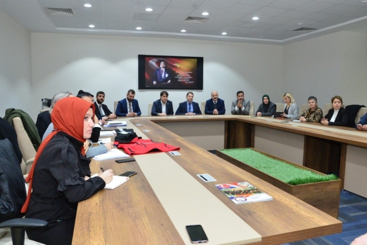 112 Acil Servis Personelinin Kıyafetleri Uşak’ta Tasarlanacak