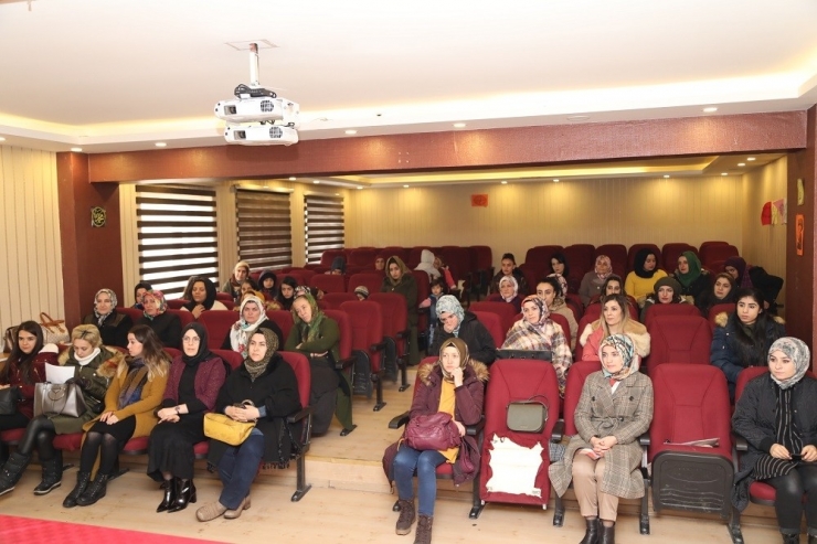 Başkale’de ‘Mahremiyet Eğitimi’ Semineri