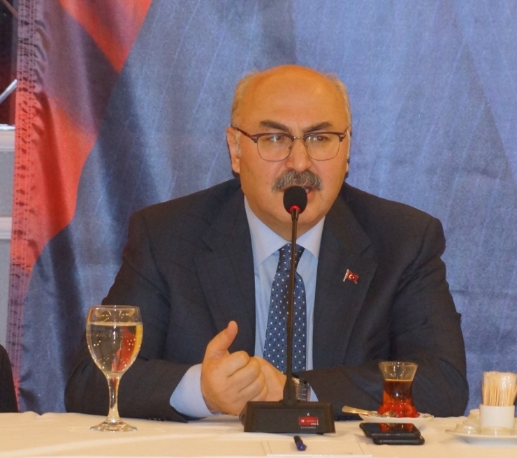 Vali Köşger, Gazeteciler İle Yemekte Buluştu