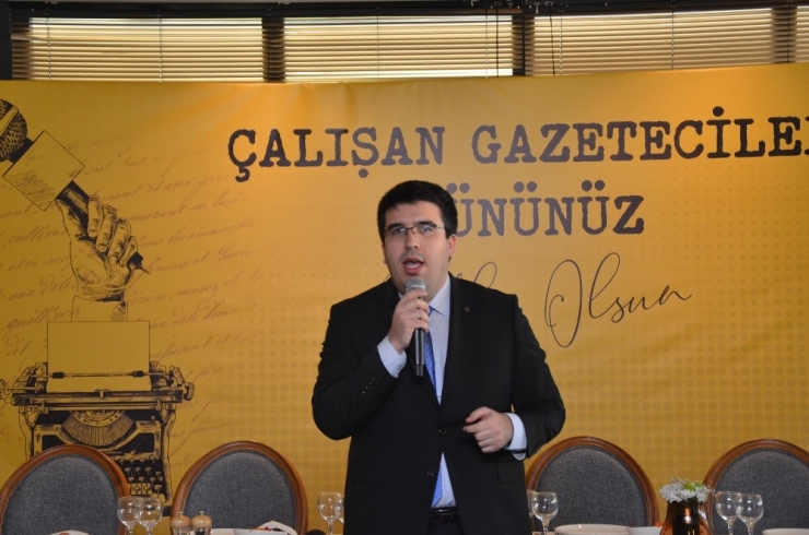 Büyükşehir’den Gazeteciler Ve Aileleri Onuruna Yemek