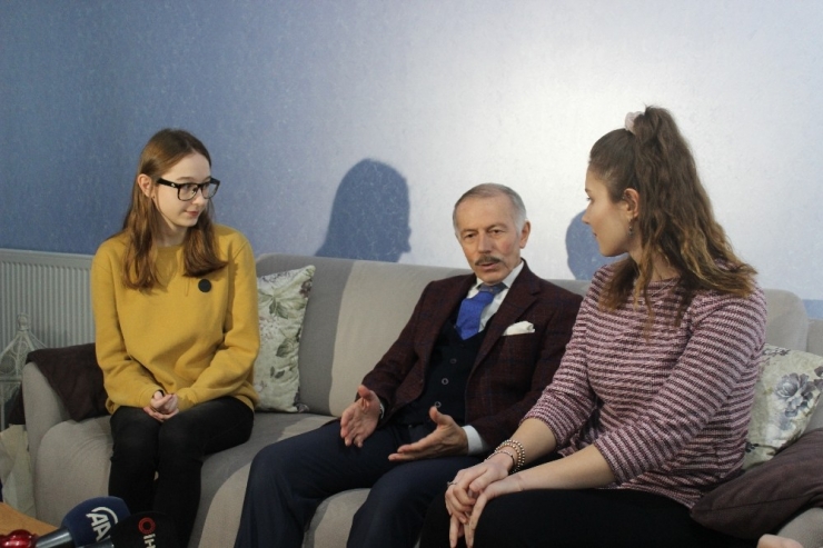 İki Kardeş 1 Yılda 15 Çuval Atık Pet Şişe Topladı