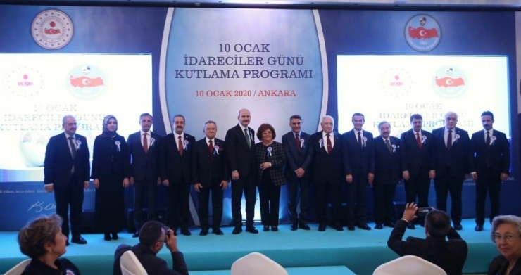 Kaymakam Özkan’a "Yılın İdarecisi" Ödülü Verildi