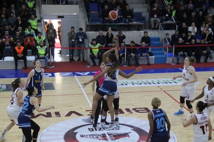 Kadınlar Basketbol Süper Ligi: Elazığ İl Özel İdare: 69 - İzmit Belediyespor: 87