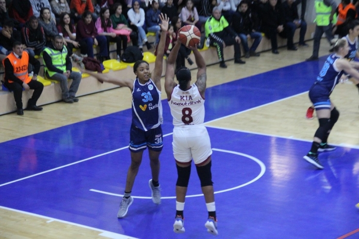 Kadınlar Basketbol Süper Ligi: Elazığ İl Özel İdare: 69 - İzmit Belediyespor: 87