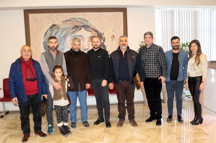 Gaziantep’te Gazeteciler Günü’nde Ödüllü Tavla Turnuvası