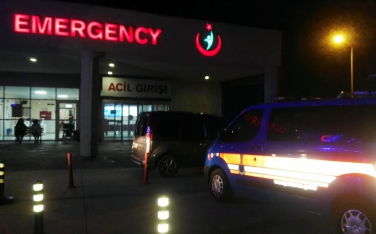 İzmir Çeşme’de Kaçakları Taşıyan Teknenin Batması Sonucu İlk Belirlemelere Göre 8’i Çocuk 11 Kişinin Öldüğü, 10 Kişinin Kurtarıldığı Öğrenildi.