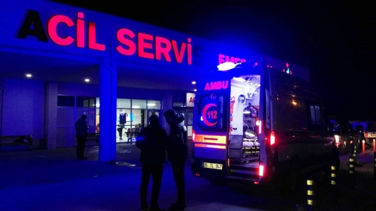 İzmir Çeşme’de Kaçakları Taşıyan Teknenin Batması Sonucu İlk Belirlemelere Göre 8’i Çocuk 11 Kişinin Öldüğü, 10 Kişinin Kurtarıldığı Öğrenildi.