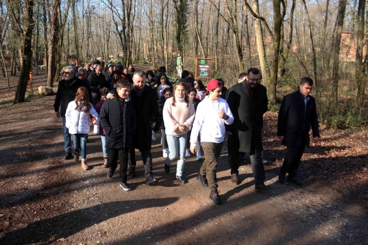 Büyükakın, Gamonya Filminin Oyuncuları İle Ormanya’yı Gezdi