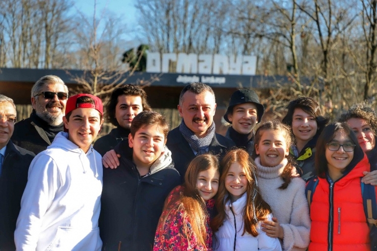 Büyükakın, Gamonya Filminin Oyuncuları İle Ormanya’yı Gezdi