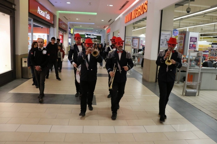 Manisa’da Lüks Otomobil Sahibini Buldu