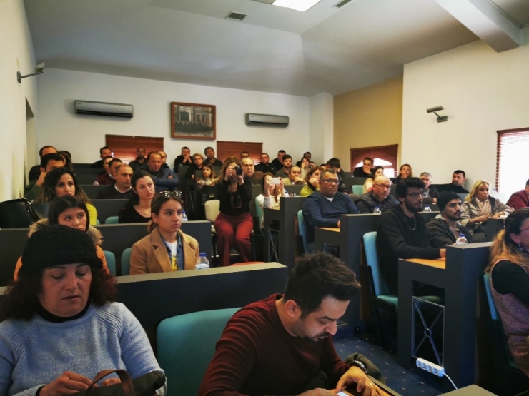 Marmaris İlçe Tarım Müdürlüğü Gıda Sektörü Çalışanlarına Yönelik Seminer Düzenledi