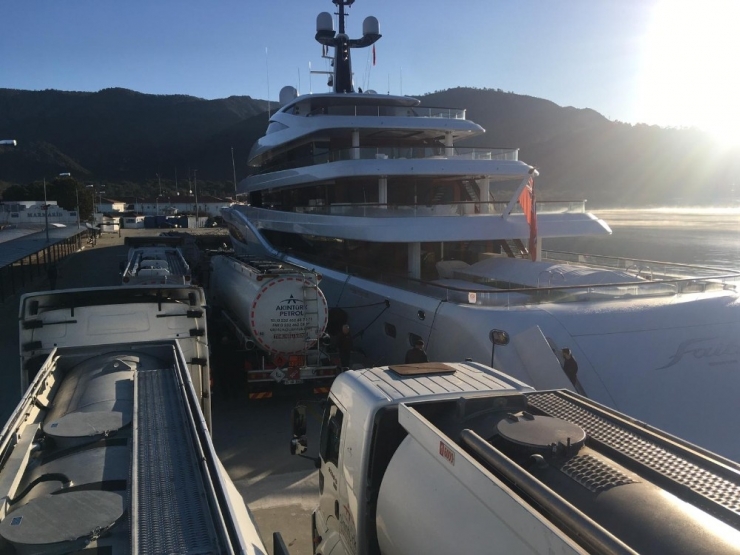 Mega Lüks Yat ’Faith’ Marmaris’ten 200 Bin Litre Yakıt Aldı