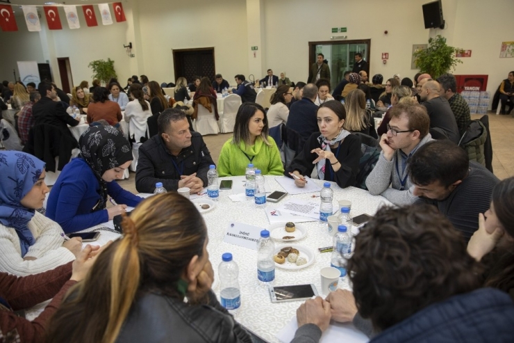 Mersin Büyükşehir Belediyesi, ‘Bilinçli İnternet Kullanımı Çalıştayı’ Düzenledi