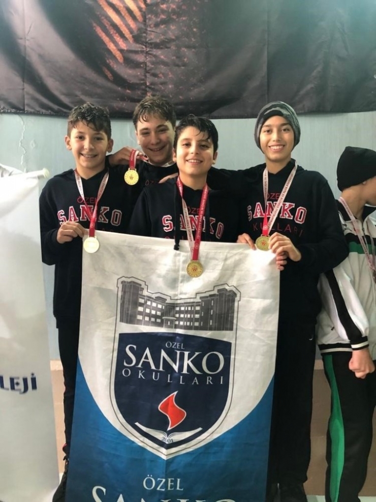 Sanko Okulları Yüzmede 59 Madalya Ve 2 Kupa Kazandı